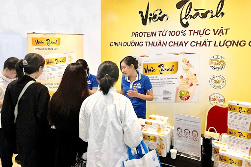 "tư vấn tại gian hàng Protein Viên Thành"